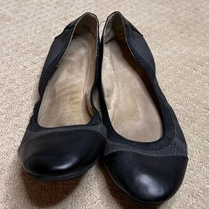 Relativity Black Flats Size 9